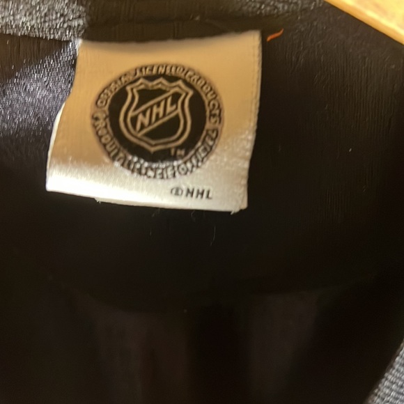 NHL Men’s Mesh Embroidered Philadelphia Flyers Tee Color Black/Orange - Picture 3 of 5